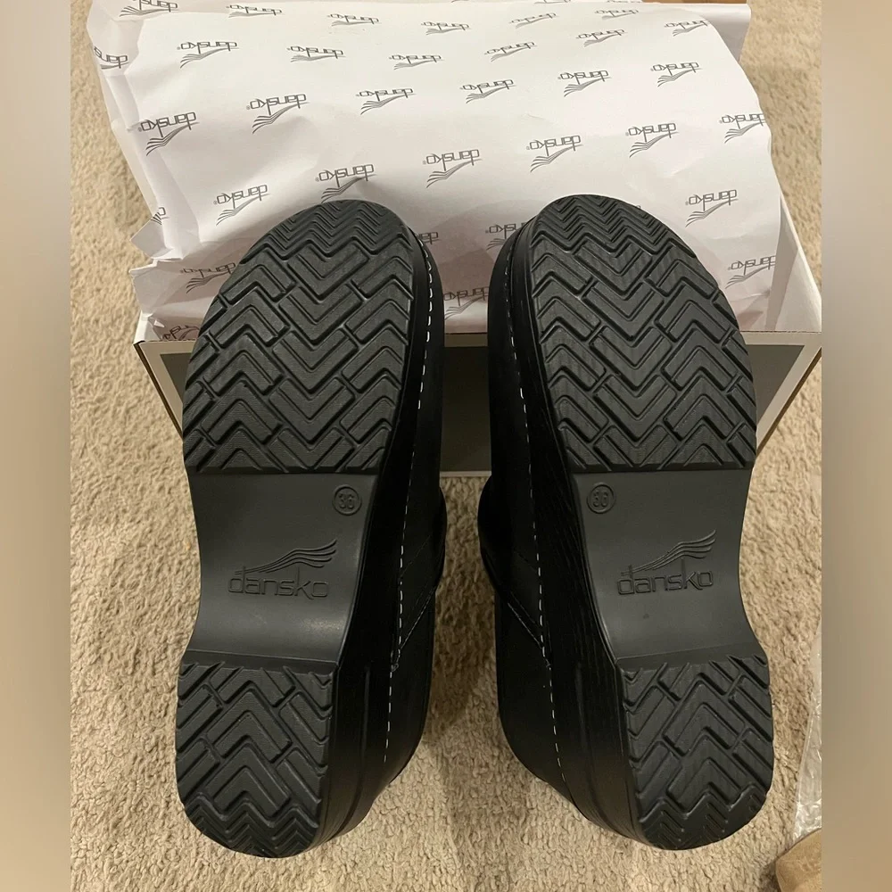 Dansko clogs - Picture 6 of 11